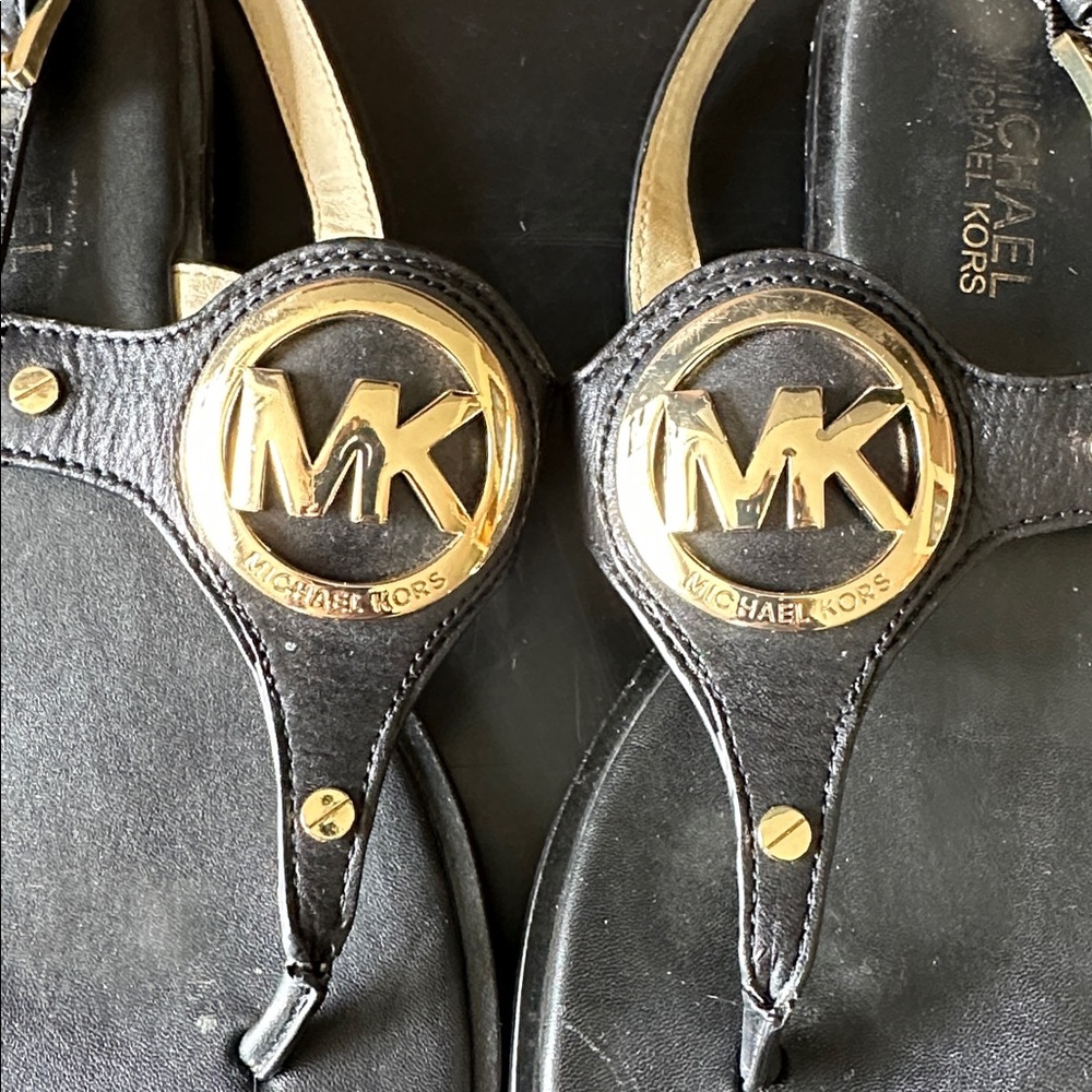 MICHAEL KORS Black Leather Logo Thong Sandals - Picture 6 of 8
